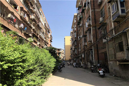 城北安居小区多层3楼送储藏室证满5年